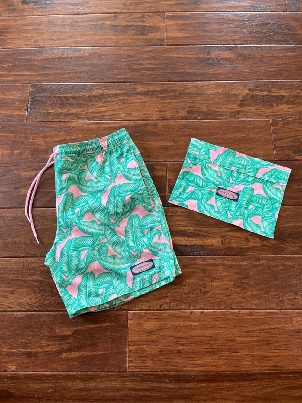 Vineyard Vines Men's Swim Trunks with Swim Pouch